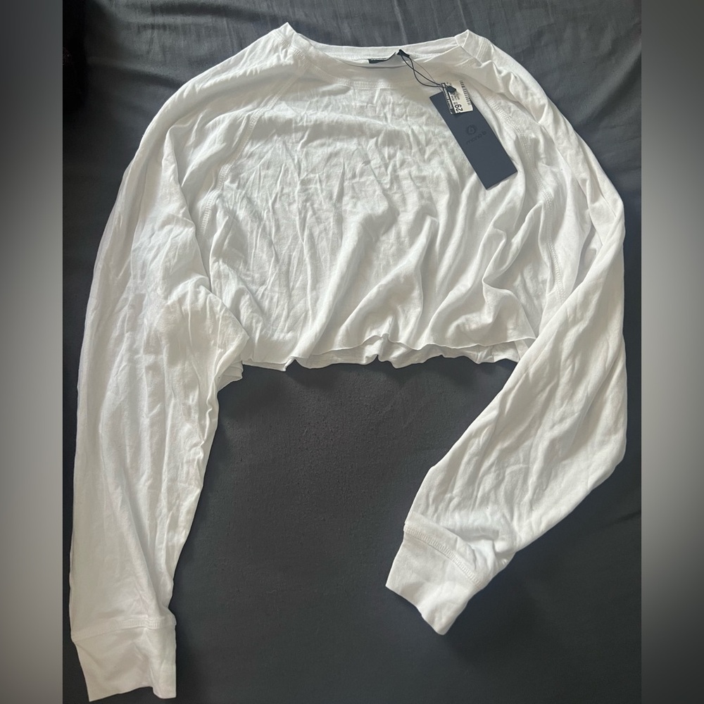 Mono B Light Weight Crop Long Sleeve